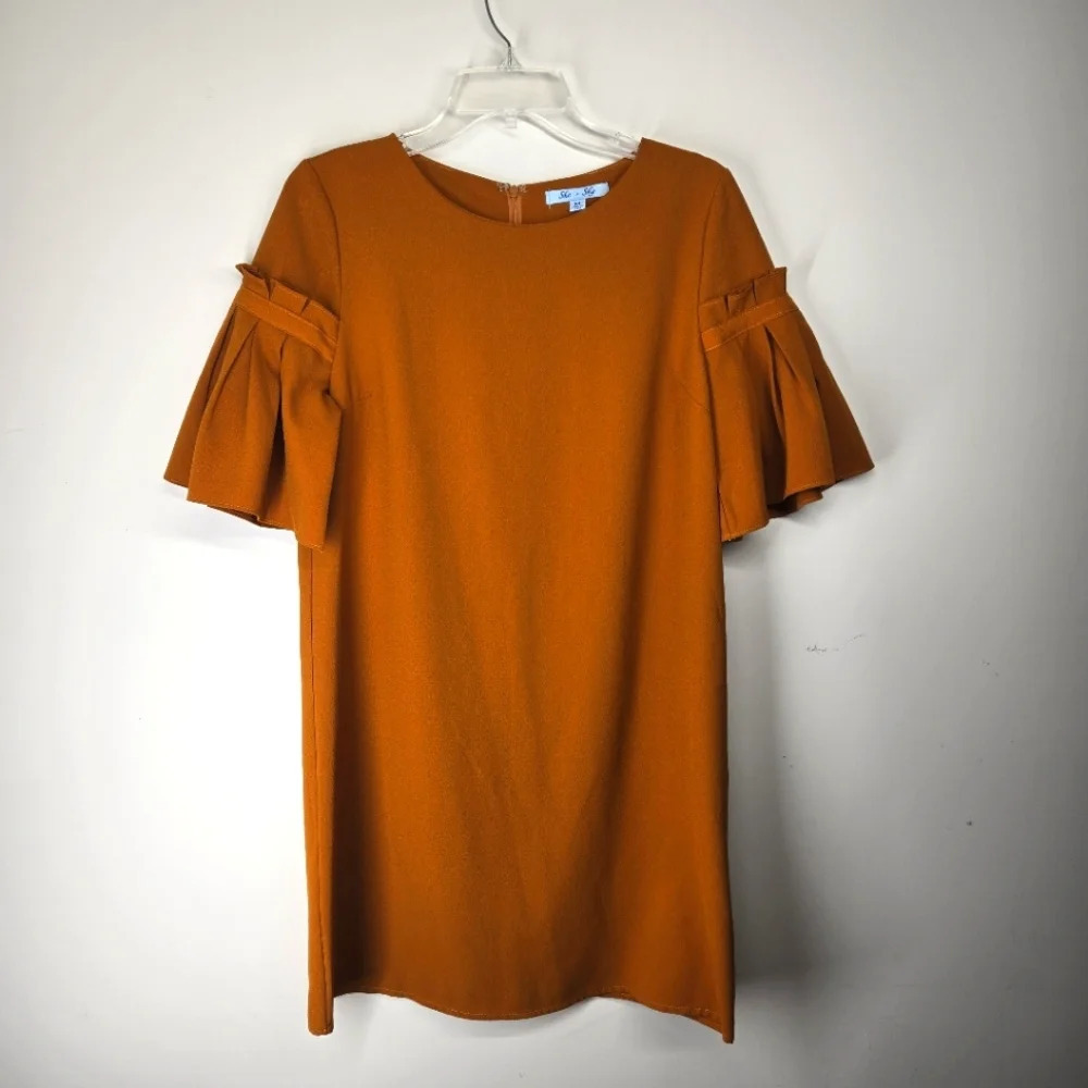 She + Sky Shift Dress Orange Pleated Bell Sleeve Round Neck Orange‎ 60s vibes M